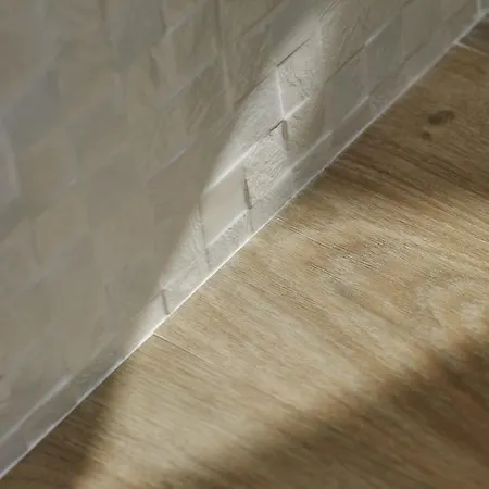 Les Chants D'ailes - Face Hotel