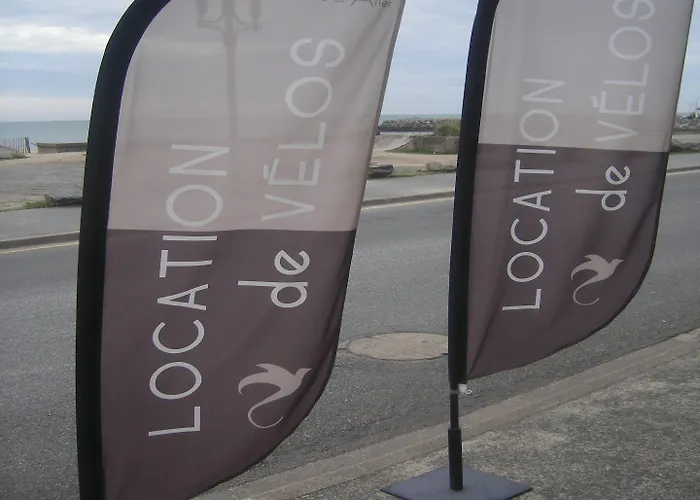 Les Chants D'ailes - Face Hotel