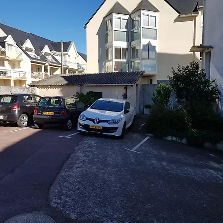 Les Chants D'ailes - Face Hotel