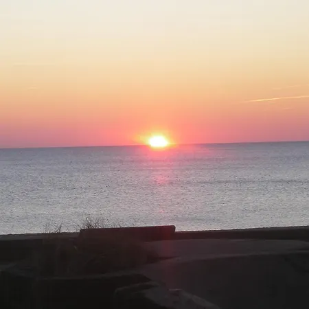 Les Chants D'ailes - Face Hotel