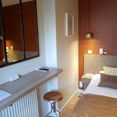 Les Chants D'ailes - Face Hotel